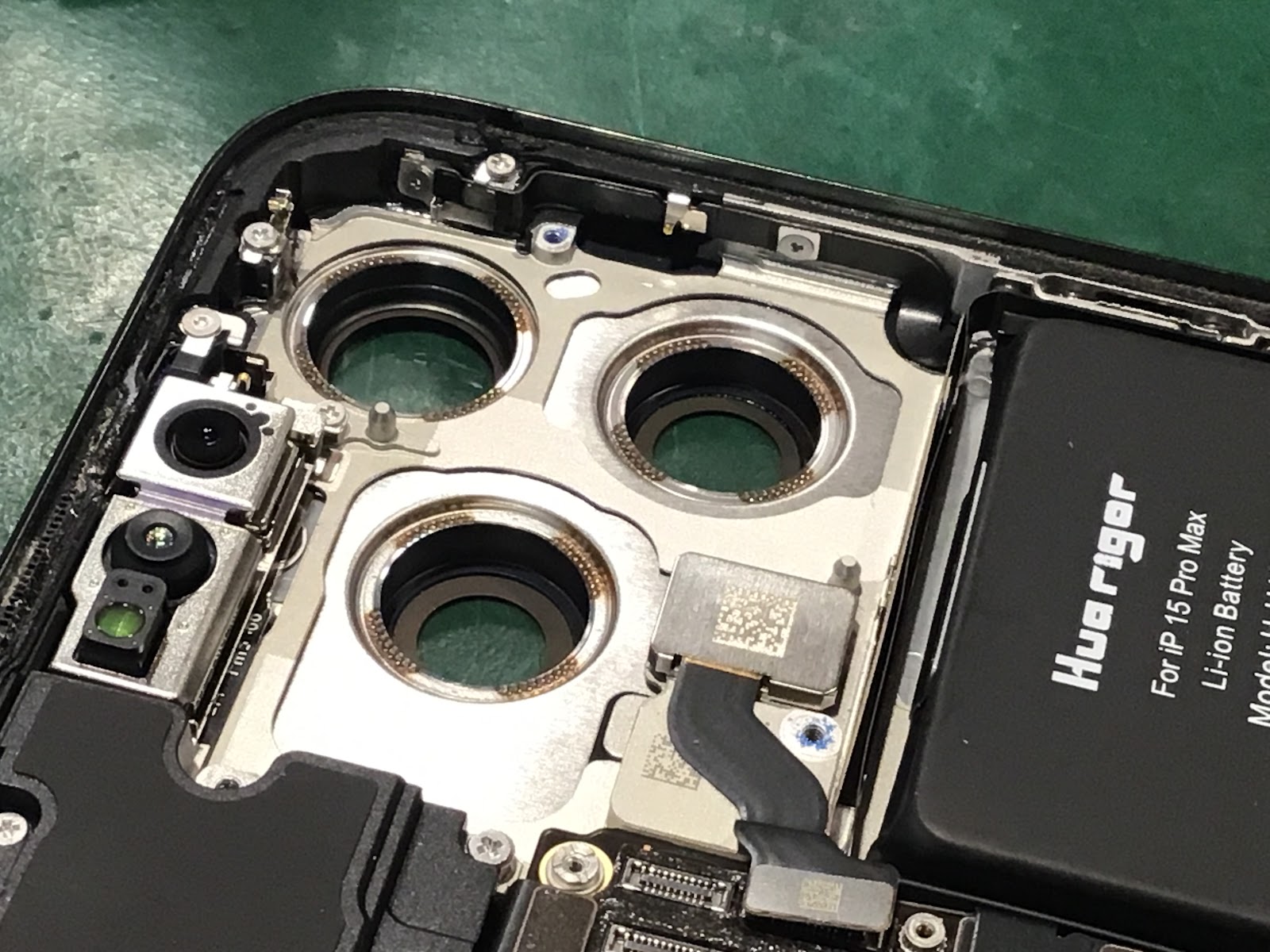 IPHONE15ProMaxアウトカメラ交換ならデータをそのまま・最短即日修理のスマホ修理工房秋津店にご相談ください！